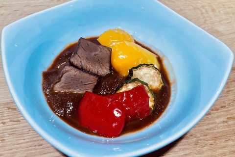 不二製油の新技術で作られた大豆ミートを使った“ビーフシチュー”