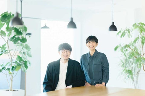 クラシコムは、青木耕平氏と実の妹である佐藤友子氏が2人で創業。現在は青木氏が代表、佐藤氏が取締役兼「北欧、暮らしの道具店」店長を務める