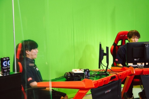 大会シーンではあまり見られない一発勝負でしたが、見事な戦いをみせてくれたカワノ選手とマゴ選手