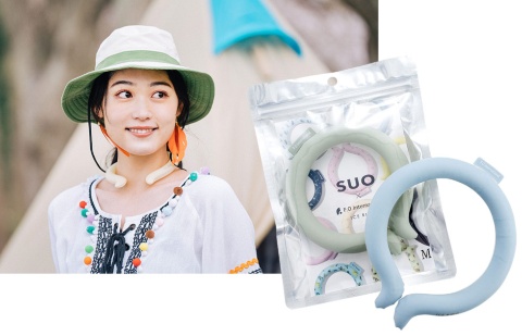 大人用や子供用などサイズは様々。カラーバリエーションや模様も豊富で、使用シーンや服装に合わせて選べる。写真の商品はアイスリング(F・O・インターナショナル)