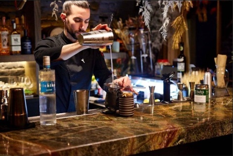米ニューヨークのハイエンドバー「Thyme Bar（タイムバー）」。ここでも提供されている高アルコール度数の「iichiko彩天」は海外のカクテル市場向けに開発した