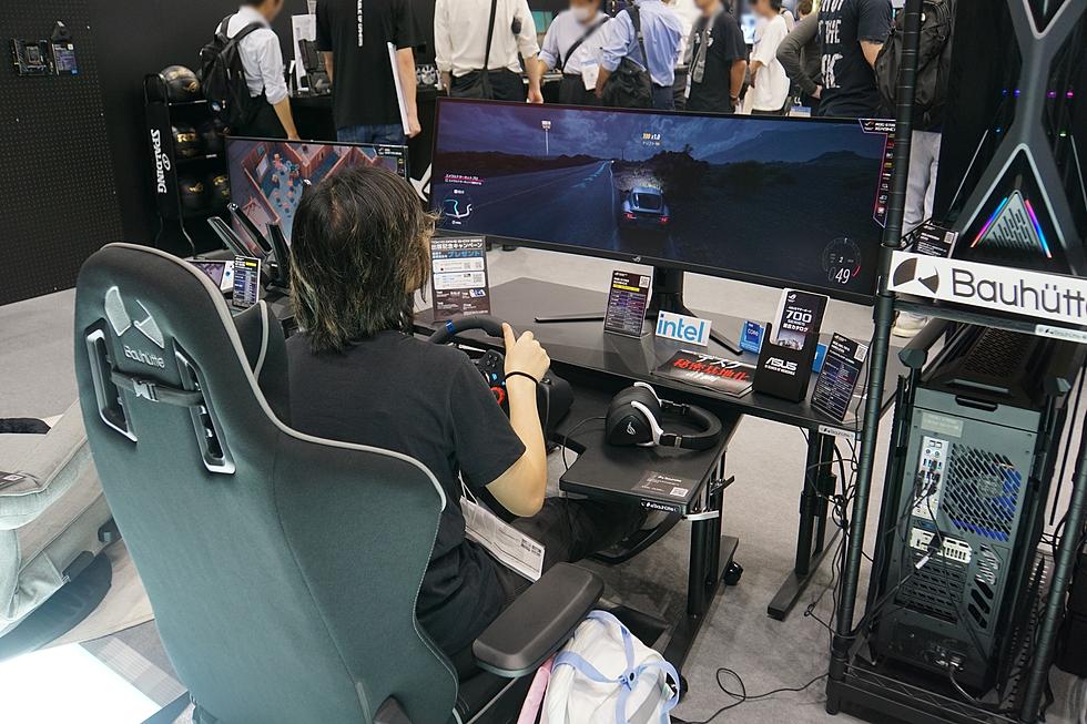 ASUS、ポータブルゲーミングPCや“エヴァ”コラボPCなどを展示【TGS2023