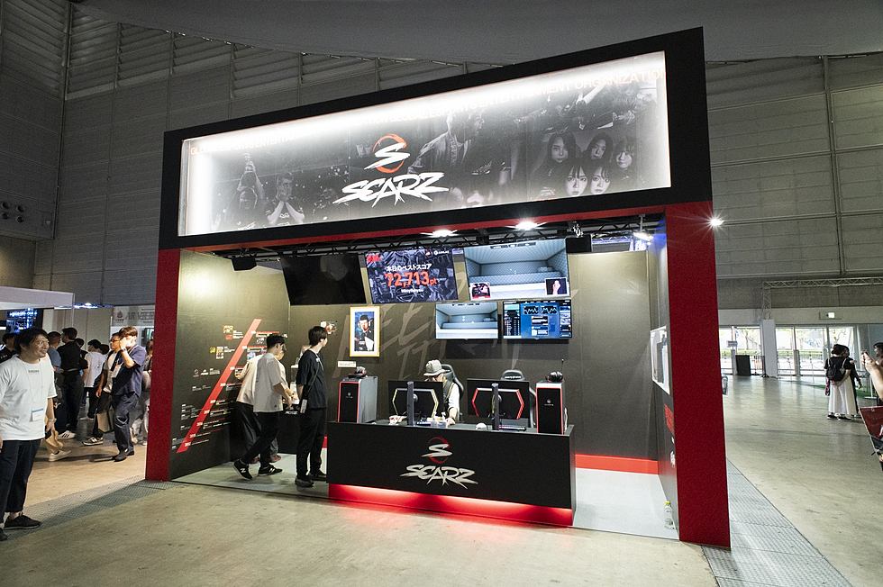 eスポーツコーナー」には人気チームSCARZのブースも【TGS2023】：日経