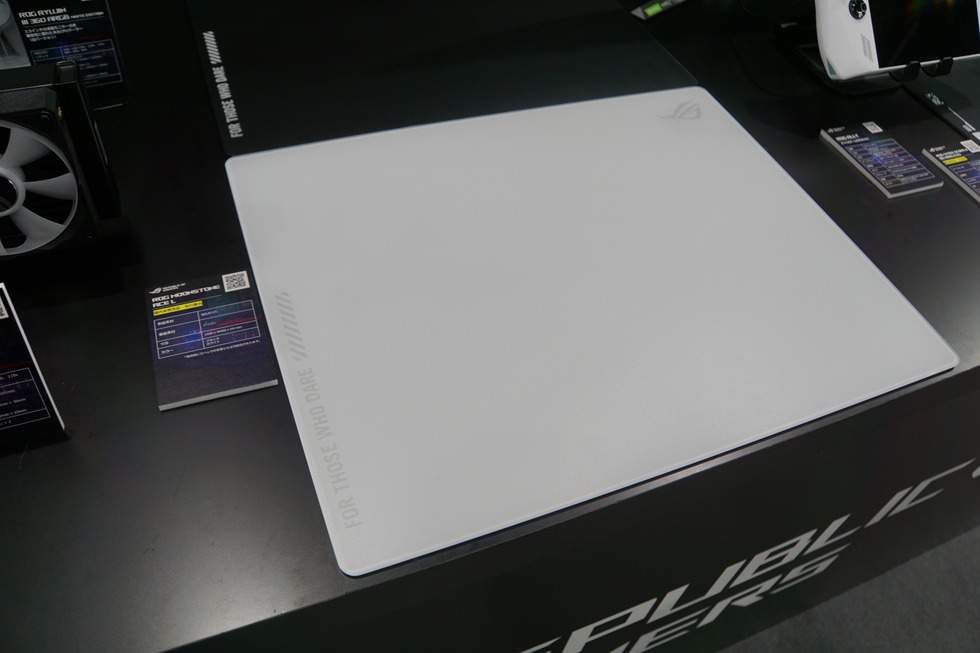 ASUS、ROGブランドの日本未発売製品を多数展示【TGS2023】：日経