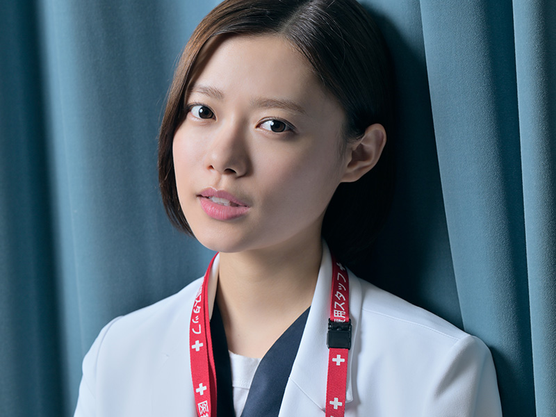 『アンメット』杉咲花　オペ室で手術を見学し脳外科医役に備える