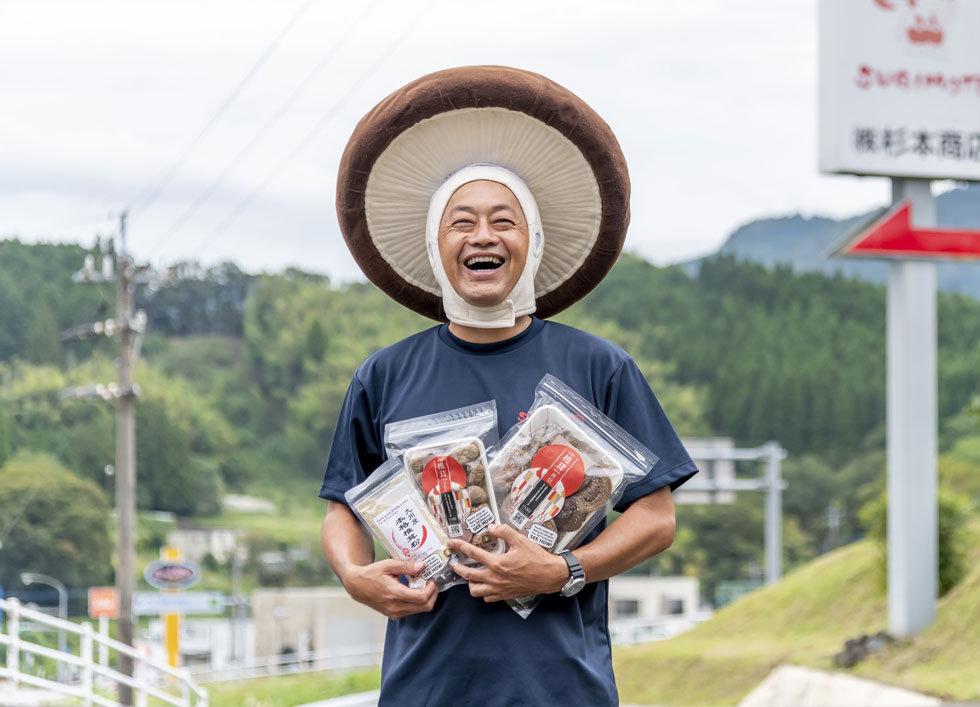 しいたけ(8/13〜14発送手配中止)様 まとめ商品 コーデ売り まとめ売り 宮崎「しいたけ社長」のヒット戦略 奇抜なかぶり物で動画430万
