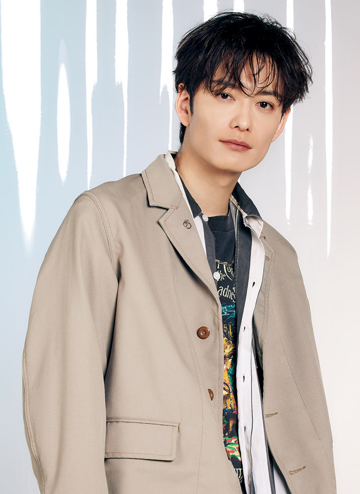 岡田将生、35歳直前 「同世代俳優への嫉妬は、もちろんある」：日経