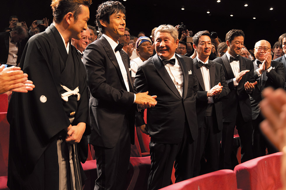 インタビュー北野武監督「海外に倣わず自分の作法でやってきた」：日経