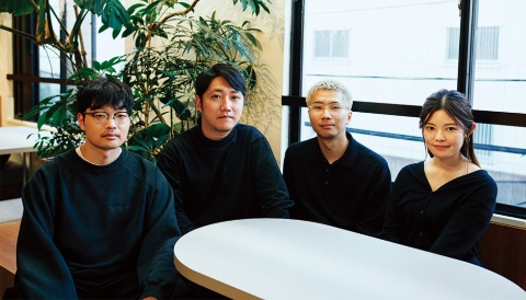 NEW Creators Clubのメンバー。左から、藤谷力澄氏、坂本俊太氏、山田十維氏、沖田颯亜氏(写真/名児耶 洋)