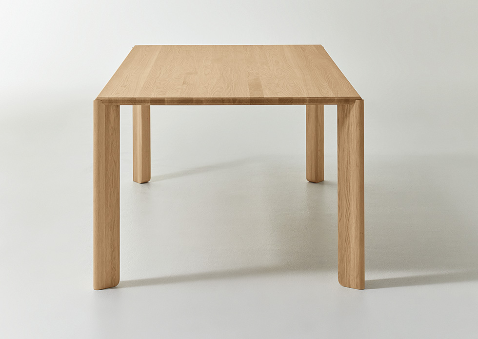 オフィスの椅子や机を「家具」に 内田洋行が木を全面活用：日経クロス