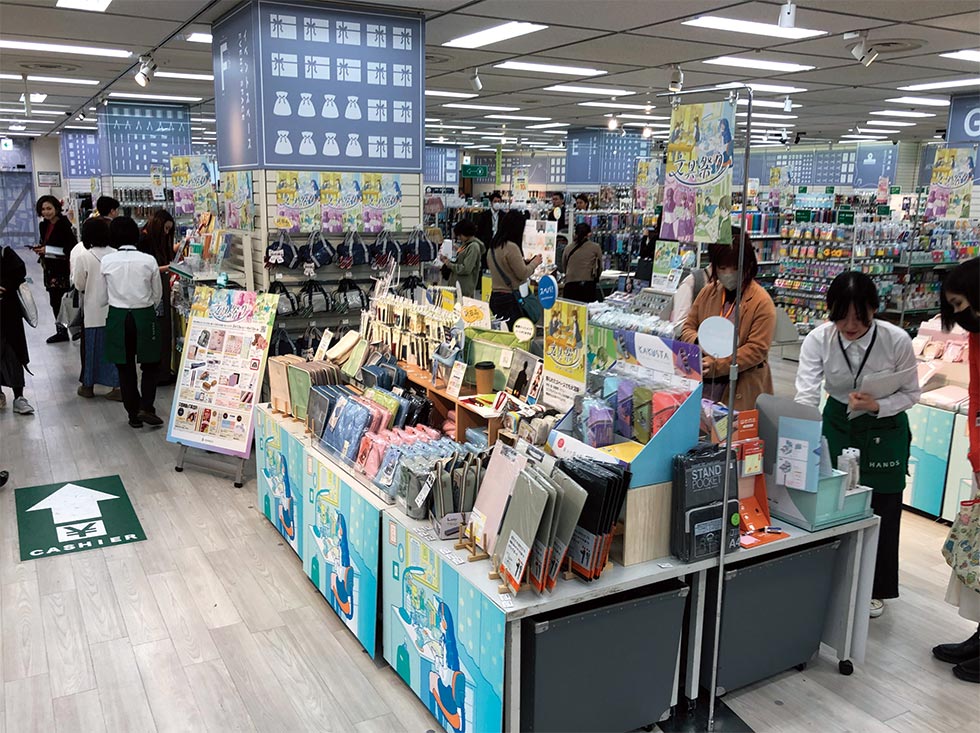 トレンドは「スぺパ」「モチベ」 ハンズが「文具祭り」開催：日経