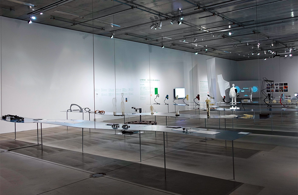 クリエイターと科学者の共創が見せる「未来のかけら」：日経クロストレンド