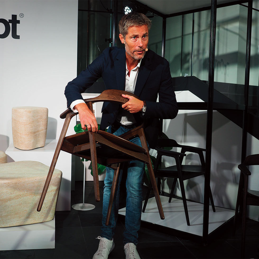 ボーコンセプトが日本市場拡大 天然石のようなコーヒーテーブルも