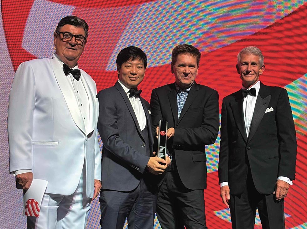 海外デザイン賞に挑む中小企業 経営者とデザイナーの新しい関係