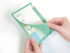 中小企業とデザイナーがコラボ 「圧着はがき」生かす体験が最優秀賞