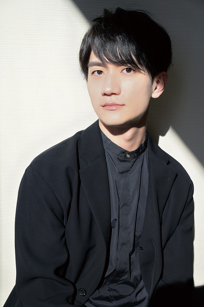 （写真／藤本和史　ヘアメイク／伊佐千秋）