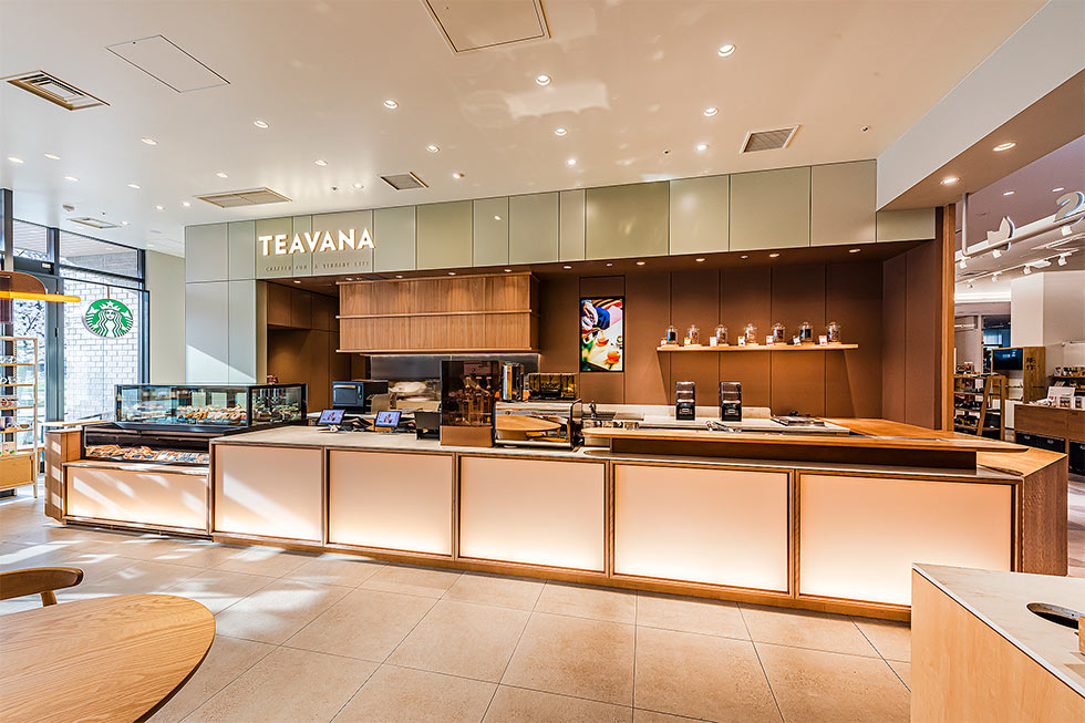 スタバのティー特化店「店舗デザイン3原則」 リラックスもたらす秘訣