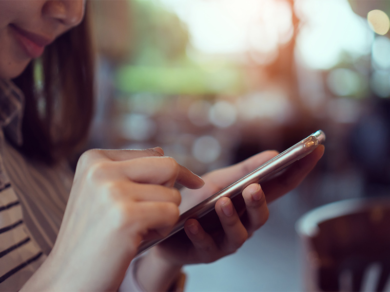 LINEの真価は「ライト層」の獲得　億円単位の申し込み生むOMO施策