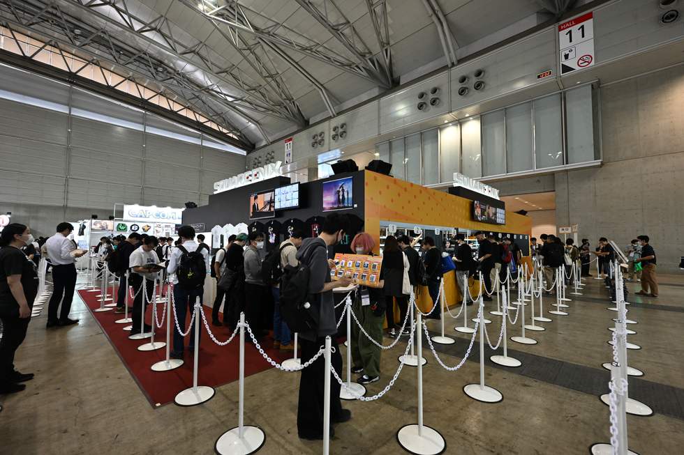 スクエニ物販ブース、初日開場2時間で12製品が売り切れに