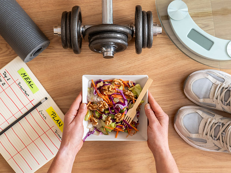 サントリー特茶、愛飲者の6割が20～30代　健康食品購入実態調査