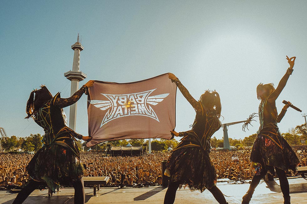 BABYMETALがワールドツアーに出て10年超 成功に導いた戦略と戦術：日経