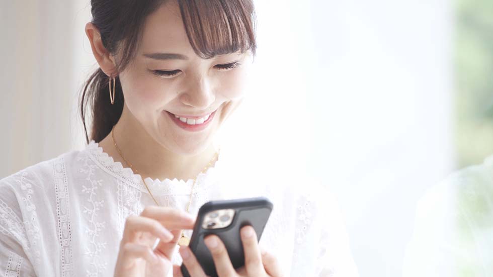 中古スマホ販売、過去最高　新型iPhone離れ、「2台持ち」急増の理由