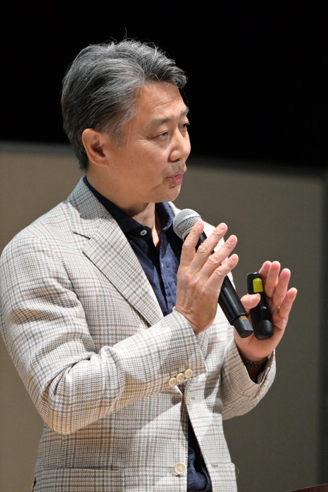 好調アシックス、デジタル改革を断行 富永社長が語った舞台裏：日経