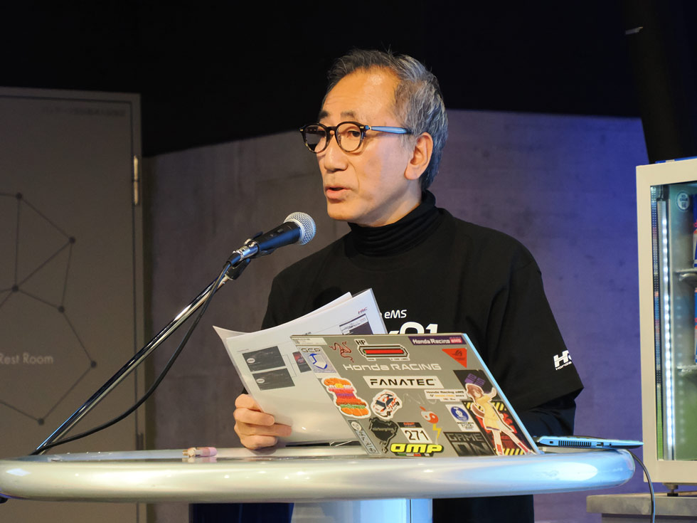 競技用エンジンの設計とチューニング フィリップ・H・スミス ホンダ・レーシングがシミュ用コックピット開発 教育用マシンを再利用