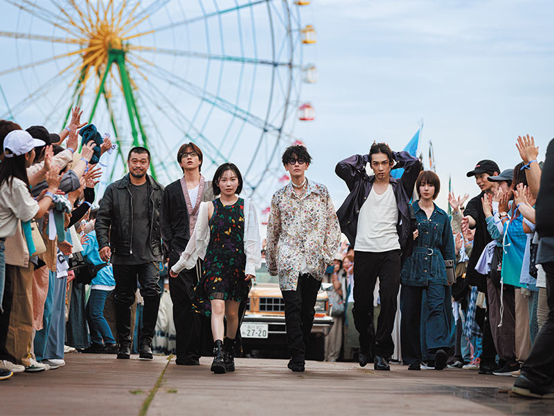 佐藤健、バカリズムから岩崎う大まで　表の人気者が裏方を志向するワケ