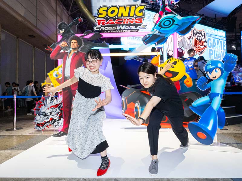 モニターから抜け出たキャラと撮影　“若気の至り”も役立った【TGS2025】