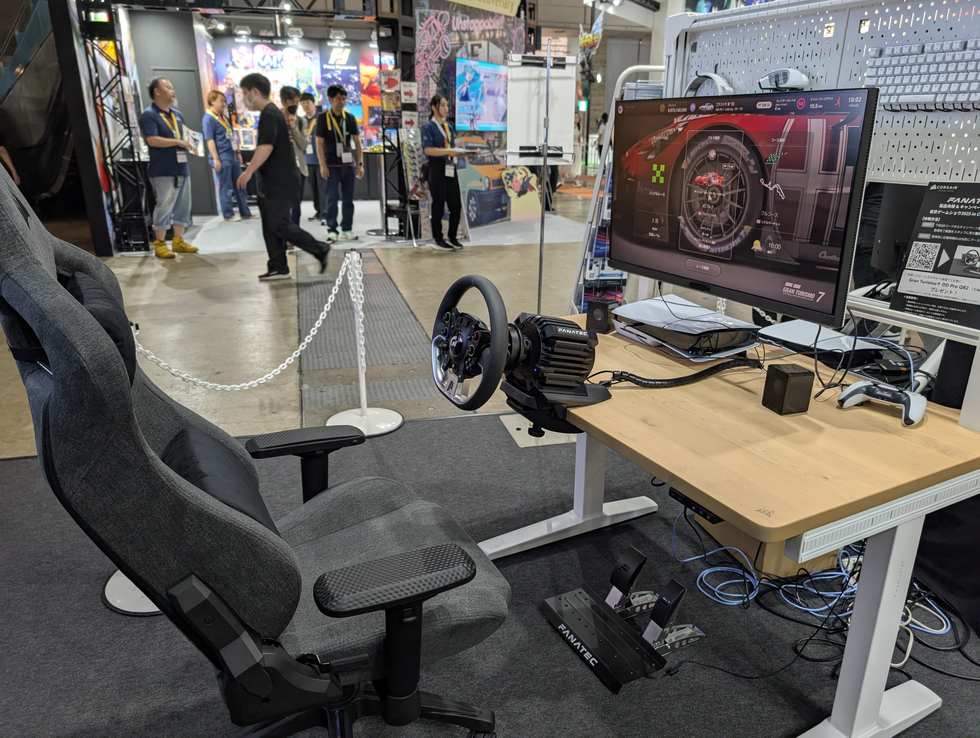 レーシングコントローラーは巨大モーター搭載が主流に【TGS2025