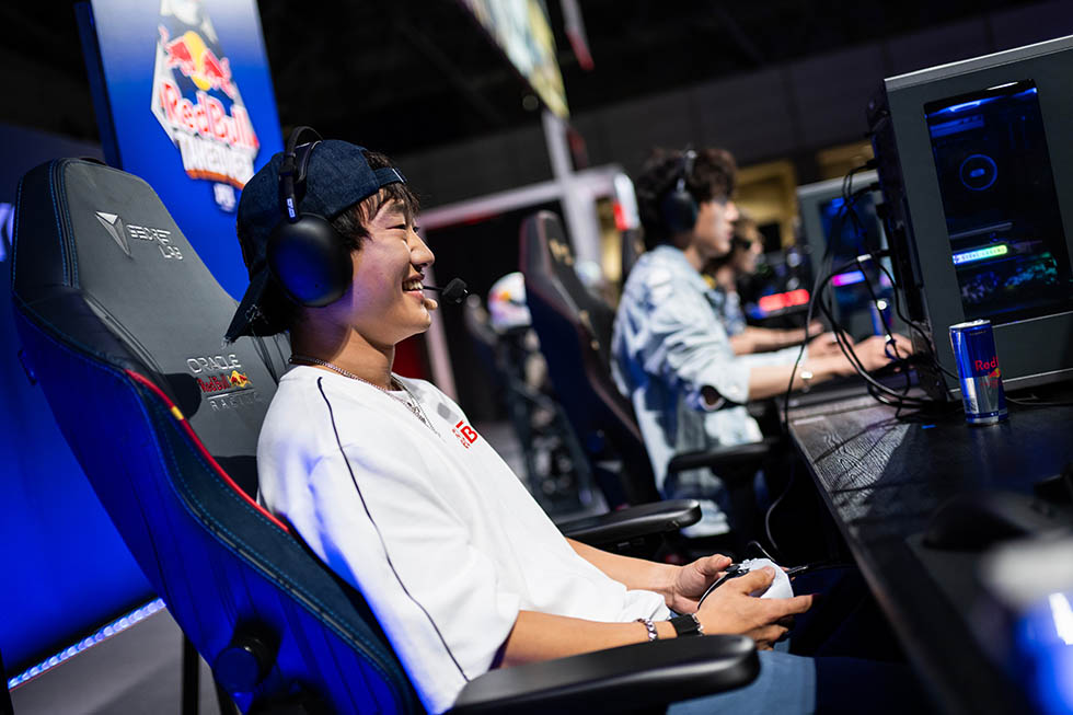 レッドブルが存在感、「ブレイキン×スト6」などユニークなイベントも