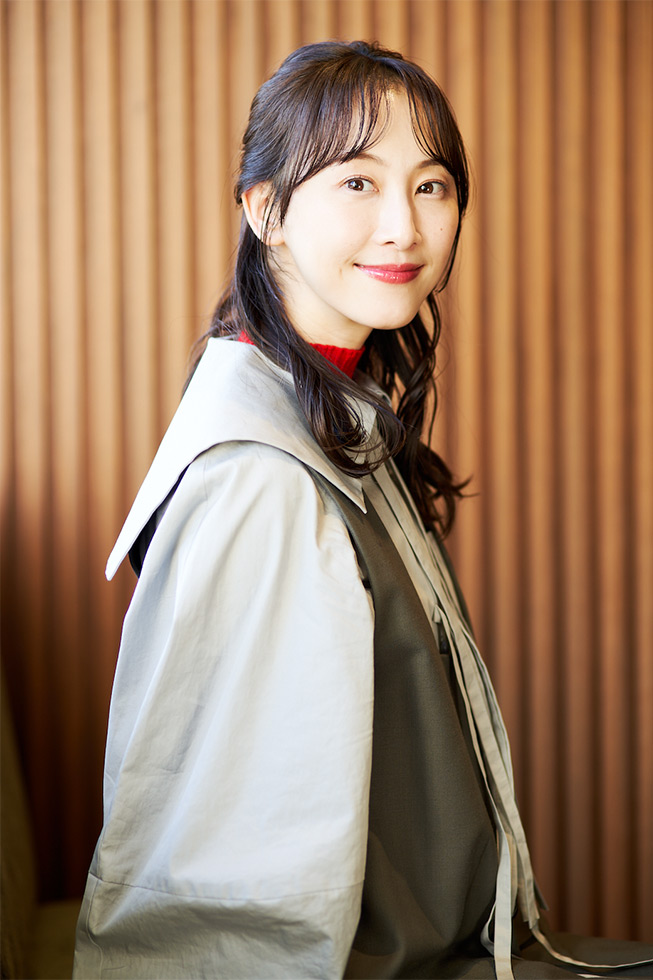 松井玲奈 書き続けることの“決意表明”も収めた最新エッセー：日経