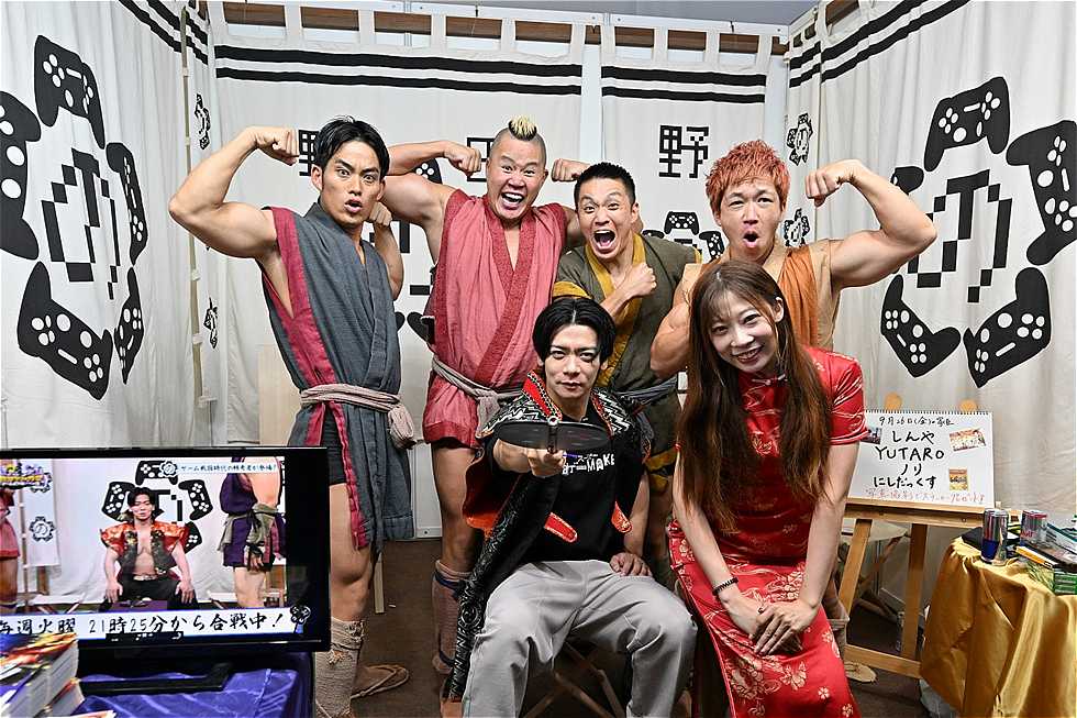 マヂラブ野田、フォトスポット満喫 本拠で待つ“家臣”は…無視
