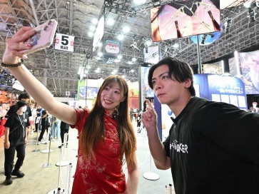 マヂラブ野田、フォトスポット満喫 本拠で待つ“家臣”は…無視!?【TGS2025】