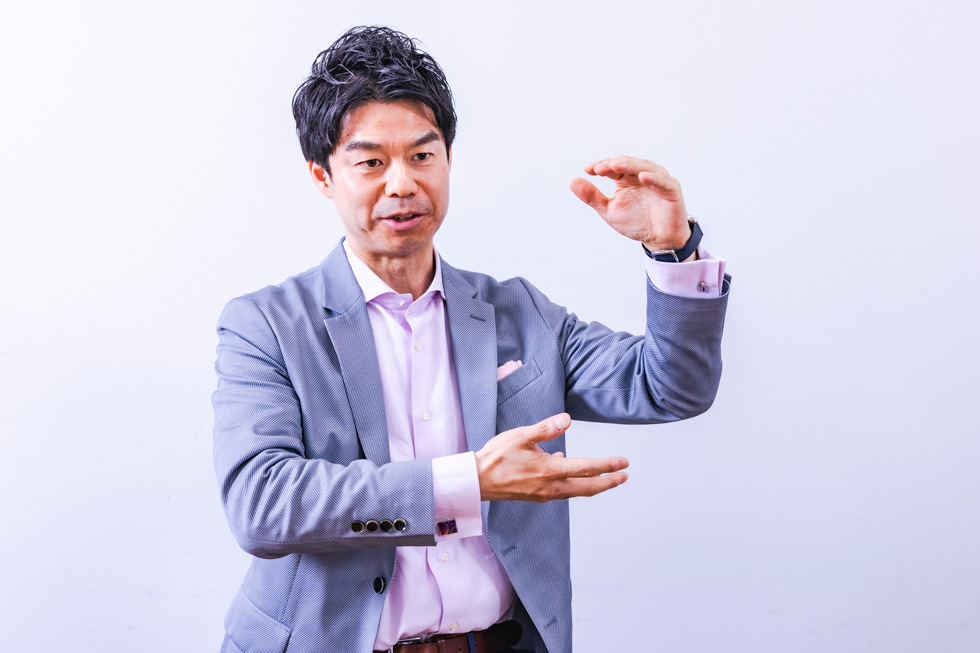 無敗営業”高橋氏が直伝 AIで営業勘を高める「批判的思考」の使い方