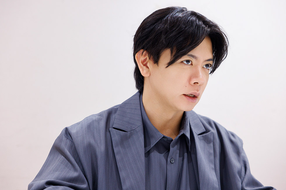 野田クリスタル「海外進出も現実に」 AIアプリ開発を吉本興業が