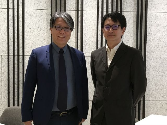Tableau Japan 佐藤豊社長（左）と資生堂経営戦略部市場情報グループ小川英樹氏