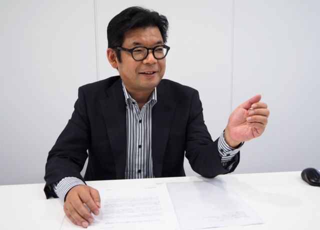 方正のメディア事業部営業1部の背古繁夫部長