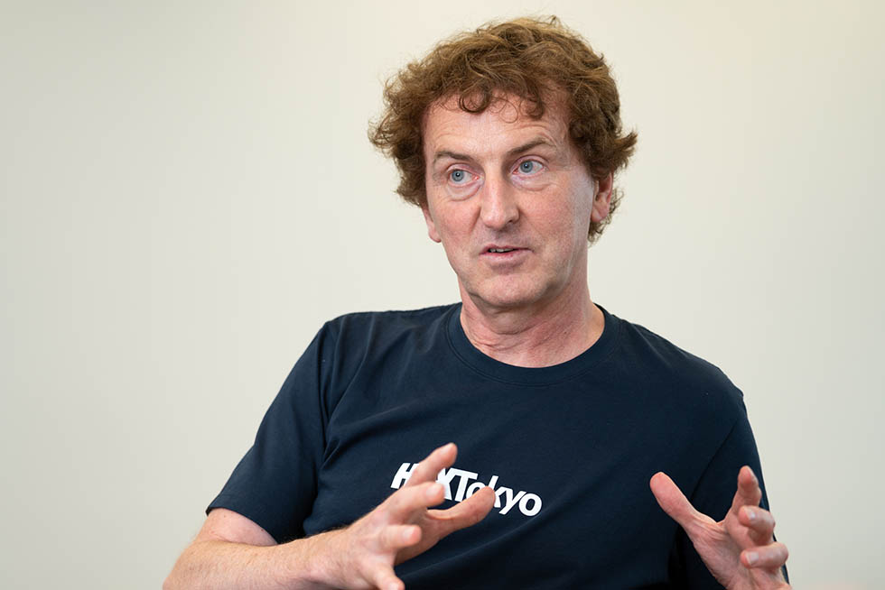 オサリバン氏は、20代後半でデジタル地図…:日経クロストレンド