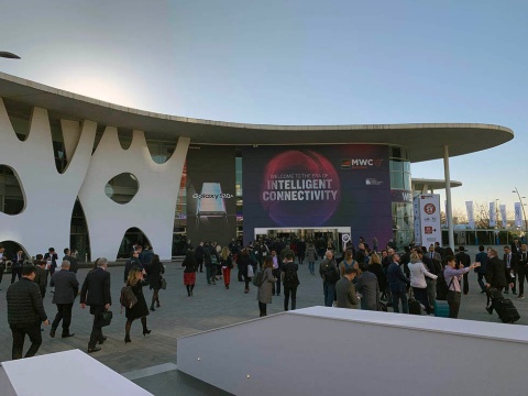 「MWC Barcelona」は携帯電話業界で最大の見本市であり、業界の1年を占う上でも重要なイベントとして毎年注目されている。写真は19年のMWC Barcelonaより