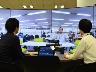 “巨大画面テレワーク”実践する先進企業 新型コロナで脚光