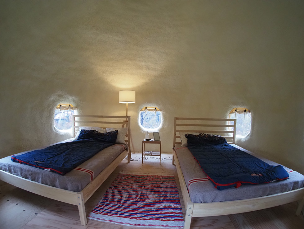 無人駅は宝の山 日本一のモグラ駅 のグランピング施設が好調 日経クロストレンド