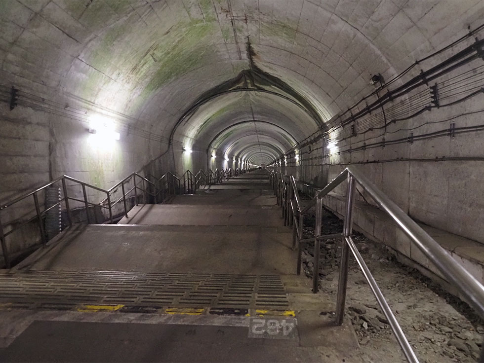 無人駅は宝の山 日本一のモグラ駅 のグランピング施設が好調 日経クロストレンド