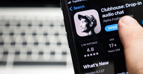 Clubhouseがこの先生きのこるには?(写真:Tama2u / Shutterstock.com)