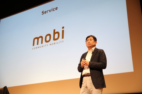 2021年3月9日に開催されたWILLERのイベントで、新サービス「mobi（モビ）」を発表する村瀨茂高社長