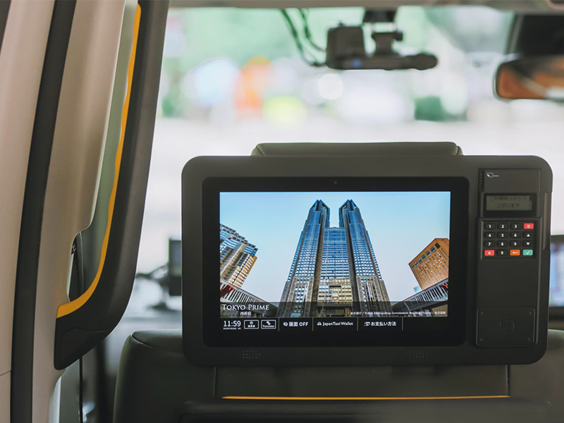 タクシー広告、出稿殺到のワケ　高級ステーキ店は来客促進で成果