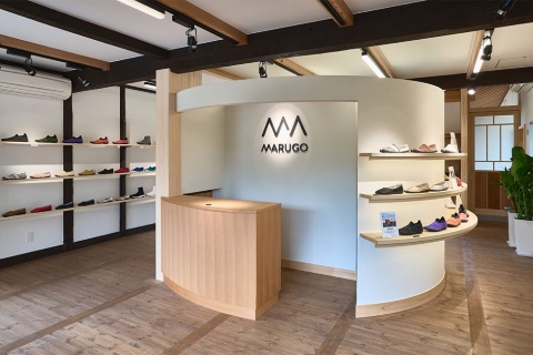 直営店「MARUGO KURASHIKI」の店内