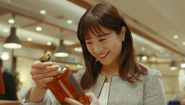 吉高由里子と トリス は相性抜群 サントリーのブランド戦略 日経クロストレンド 吉高由里子と トリス は相性抜群 サントリーのブランド戦略 日経クロストレンド