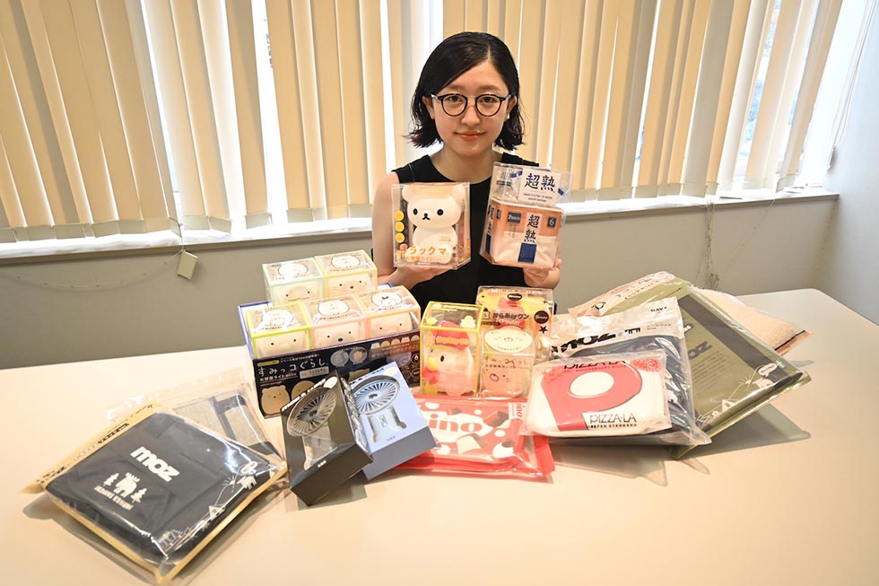 コンビニ販売8倍 宝島社の付録付き本、ミリオンセラーの秘密